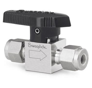 Válvula macho de instrumento de um quarto de volta em aço inoxidável, 1/2 pol. FNPT, 2,7 C